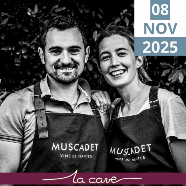 📅 𝗦𝗮𝗺𝗲𝗱𝗶 𝟴 𝗻𝗼𝘃𝗲𝗺𝗯𝗿𝗲 – Domaine Ménard-Gaborit

Retour à l’ouest, avec un domaine emblématique du Muscadet : 𝗹𝗲 𝗗𝗼𝗺𝗮𝗶𝗻𝗲 𝗠𝗲𝗻𝗮𝗿𝗱-𝗚𝗮𝗯𝗼𝗿𝗶𝘁, installé à Monnières, dans le Sèvre-et-Maine.

👉 À découvrir : des 𝗠𝗲𝗹𝗼𝗻 𝗕 expressifs et ciselés, élevés sur lies, issus de différents crus.
Des blancs tendus, salins, gastronomiques.

Francois Menard, vigneron, sera présent toute la journée pour vous faire découvrir les cuvées, et vous parler de cette région en pleine (re)valorisation.

🍷 Dégustation gratuite
📍 À La Cave – Cholet
🕙 De 10h à 19h

🎯 Pour (re)découvrir un grand vin de Loire… trop souvent sous-estimé.

#degustation #monnieressaintfiacre #muscadet #sevreetmaine #terroirs #cavisteindependant #cholet #choletmaville @domainemenardgaborit