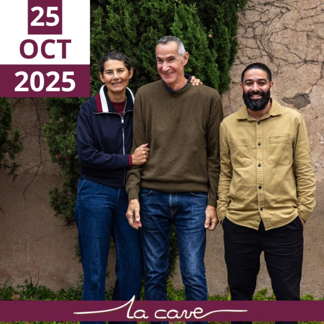 📅 𝗦𝗮𝗺𝗲𝗱𝗶 𝟮𝟱 𝗼𝗰𝘁𝗼𝗯𝗿𝗲 – Château La Baronne

Cap sur les Corbières avec un domaine qui fait l’unanimité chez nous : 𝗖𝗵𝗮𝘁𝗲𝗮𝘂 𝗟𝗮 𝗕𝗮𝗿𝗼𝗻𝗻𝗲, conduit par la famille Lignères.

👉 À découvrir : des vins frais, en biodynamie, portés par une recherche d’élégance, de fraîcheur et de profondeur.
Syrah, carignan, grenache, vermentino, roussanne.... mais loin des clichés du sud : ici, tout est finesse, précision et équilibre.

Clément (et sa barbe de vigneron) sera présent toute la journée pour vous faire découvrir les cuvées et ce terroir du 𝗣𝗶𝗲𝗺𝗼𝗻𝘁 𝗱’𝗔𝗹𝗮𝗿𝗶𝗰, à la croisée des influences méditerranéennes et atlantiques.

🍷 Dégustation gratuite
📍 À La Cave – Cholet
🕙 De 10h à 19h

🎯 Des Corbières comme vous n’en avez (peut-être) jamais goûté.
@chateaulabaronne

#degustation #corbieres #domaineviticole #cavisteindependant #cholet #choletmaville @chateaulabaronne