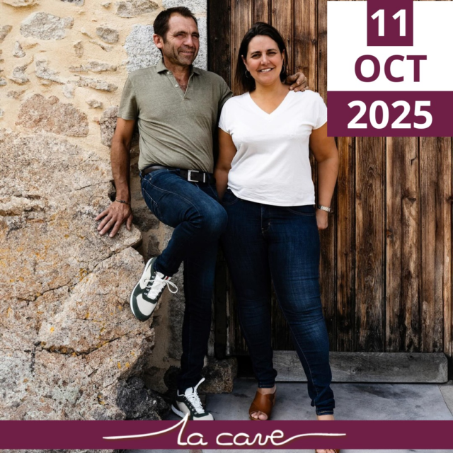 📅 𝗦𝗮𝗺𝗲𝗱𝗶 𝟭𝟭 𝗼𝗰𝘁𝗼𝗯𝗿𝗲 – Domaine Sérol

On ouvre la saison des dégustations avec un vrai coup de cœur de la maison : 𝗹𝗲 𝗗𝗼𝗺𝗮𝗶𝗻𝗲 𝗦𝗲𝗿𝗼𝗹, l’un des domaines phares des Côtes Roannaises.

👉 À découvrir : des cuvées de 𝗚𝗮𝗺𝗮𝘆 𝗦𝗮𝗶𝗻𝘁-𝗥𝗼𝗺𝗮𝗶𝗻, cultivé en biodynamie sur des terroirs granitiques d’altitude. Des rouges ciselés, pleins de fraîcheur, de profondeur, avec une vraie énergie.
Vous pourrez déguster les différentes cuvées et en apprendre plus sur la "Loire Volcanique".
👉 Venez rencontrer Aurélien

🍷 Dégustation gratuite
📍 À La Cave – Cholet
🕙 De 10h à 19h, en continu

🎯 Une belle occasion de découvrir une région, un cépage, et une signature singulière du paysage viticole français.

#degustation #cotesroannaises #domaineviticole #cavisteindependant #cholet #choletmaville @domaineserol