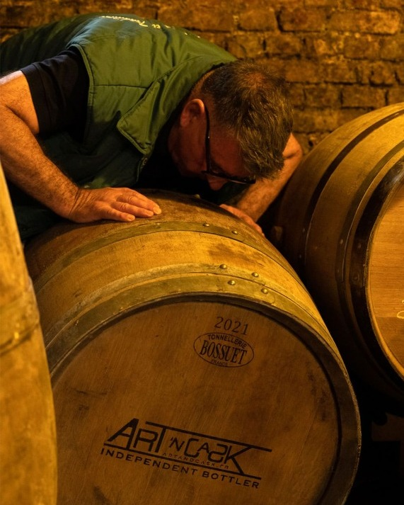 📣 Vous aimez les spiritueux ?
Pas besoin d’être expert pour venir au salon "Whisky & Spirits"

C’est un rendez-vous pour :
🧑‍🎓 Les curieux
🥃 Les passionnés
🧑‍🌾 Les amateurs de travail bien fait
🎁 Et ceux qui veulent découvrir autrement

Le but ? Éduquer le palais sans le fatiguer.

📅 Le 4 octobre. À Cholet.
🎟️ Réservations → Lien en bio

#salon #whiskyandspirits #découverte  #cavisteindependant #choletmaville