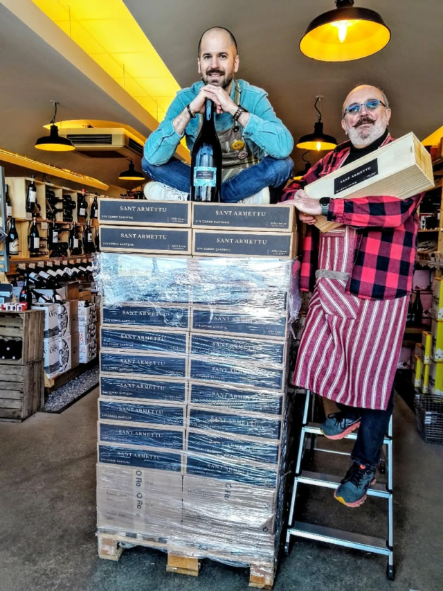 Les majesteux sciaccarellu de Sant Armettu sont arrivés les amis ! Quel plaisir 👌🍇

#santarmettu #choletmaville